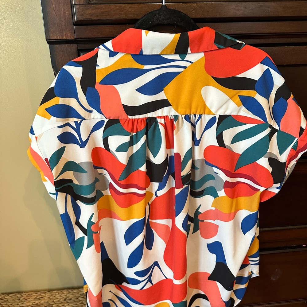 Colorful Abstract Print Button-Up Shirt - Picture 4 of 4